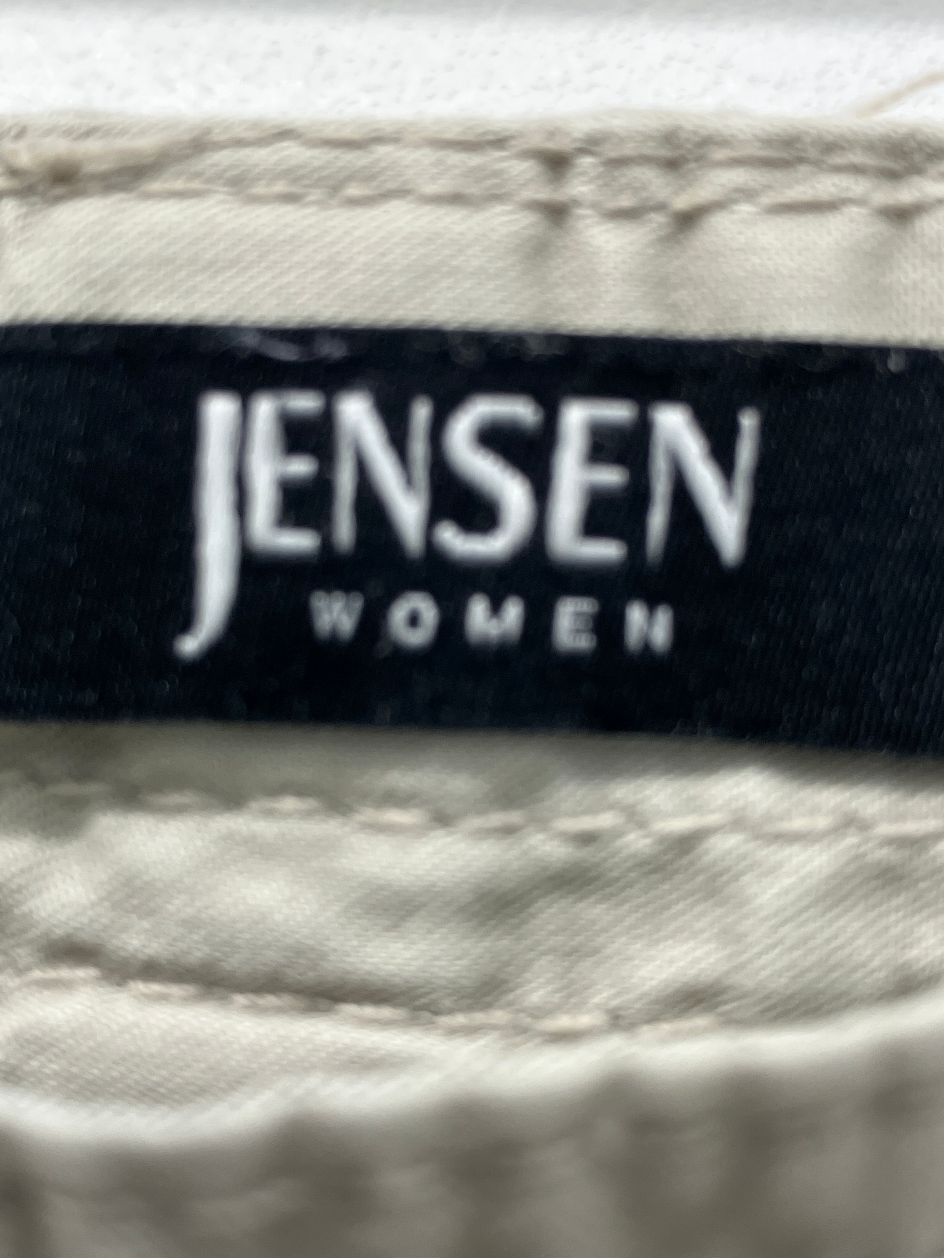 Jensen Bukser